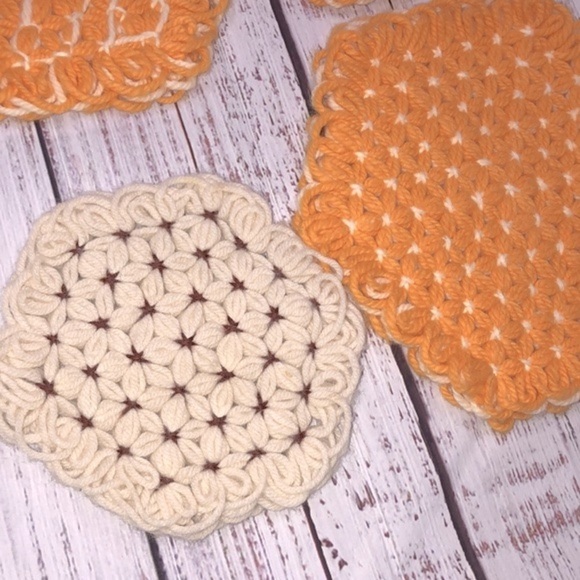 Vintage crochet pot mats - Picture 2 of 3